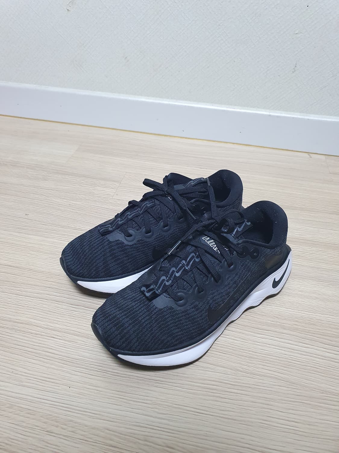 나이키 모티바 운동화 255 상품이미지4