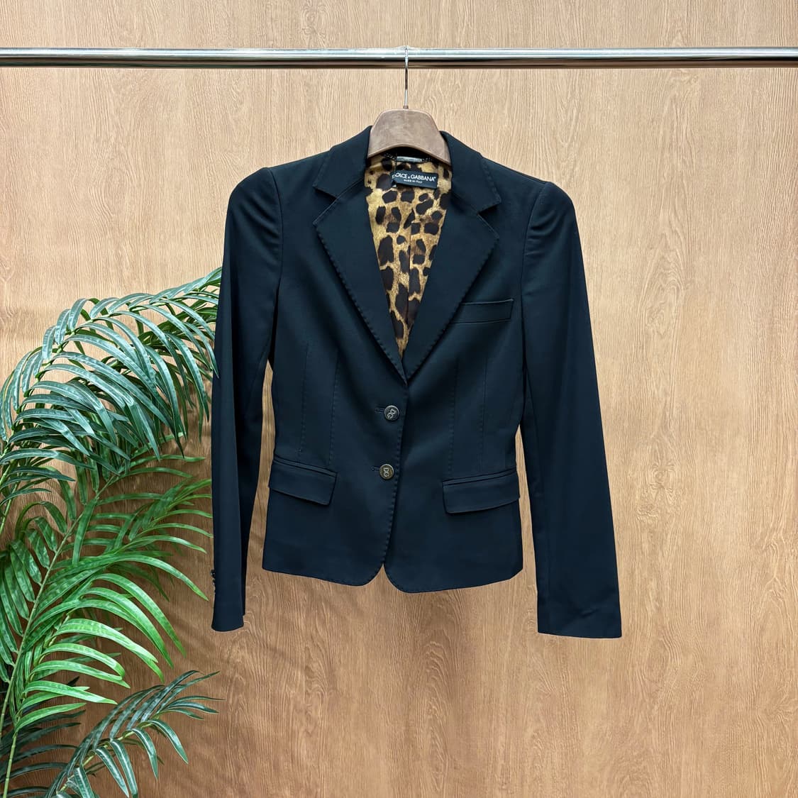 돌체앤가바나 블레이저 싱글 브레스티드 투 버튼 노치드 라펠 디테일 블랙 상품이미지1