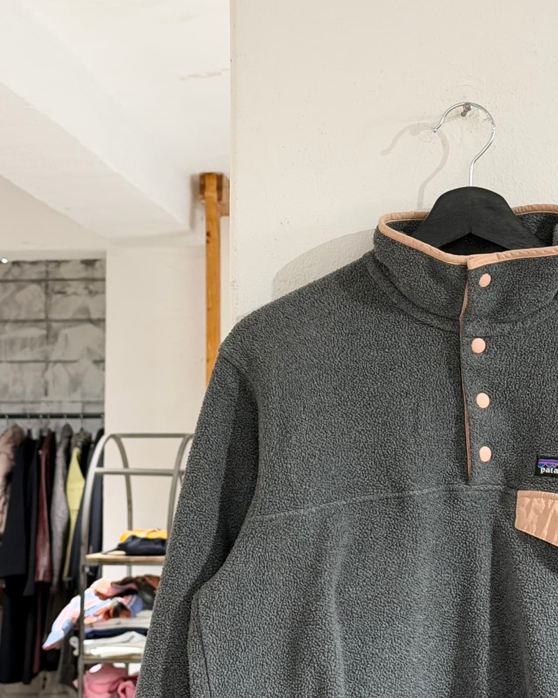 파타고니아 차콜 신칠라 플리스 스냅-T 풀오버 상품이미지2