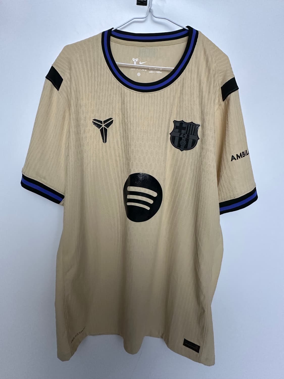 나이키 FC 바르셀로나 25/26 어웨이 ADV어센틱 져지 상품이미지3