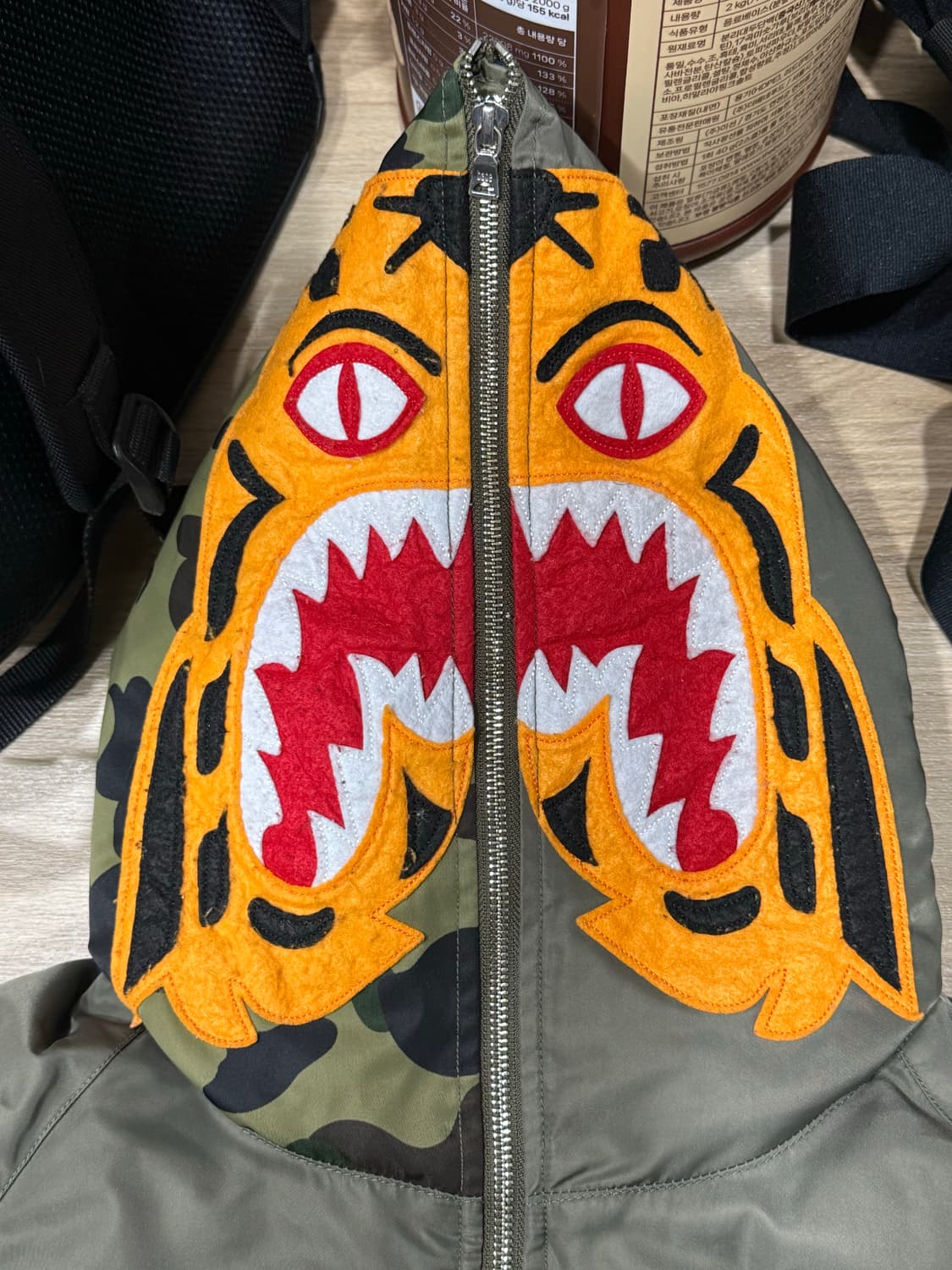 베이프 타이거 패딩 올리브 상품이미지3