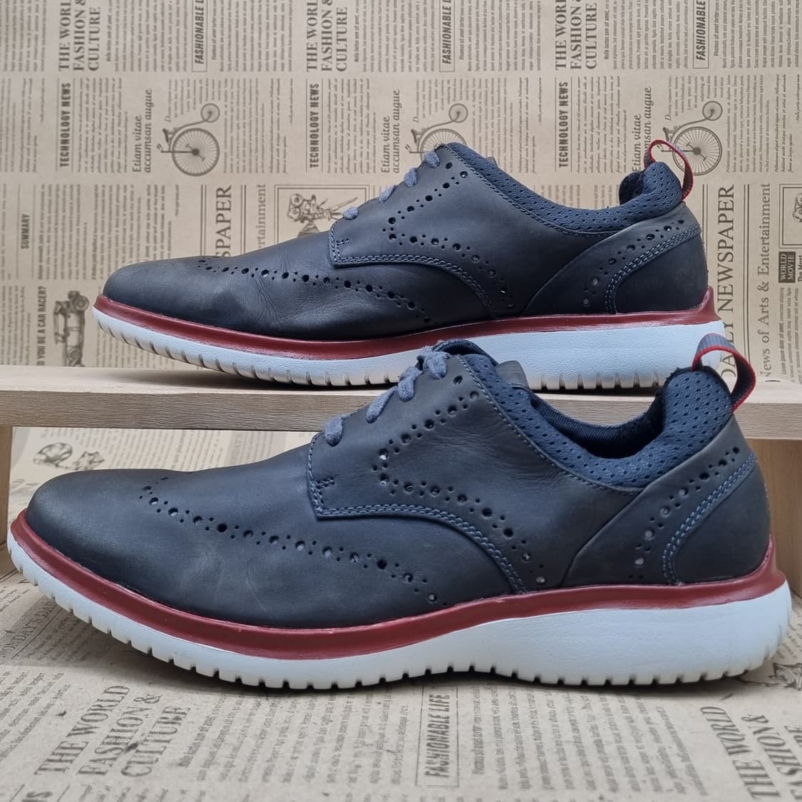 락포트 드레스포츠2 남성스니커즈250 상품이미지1