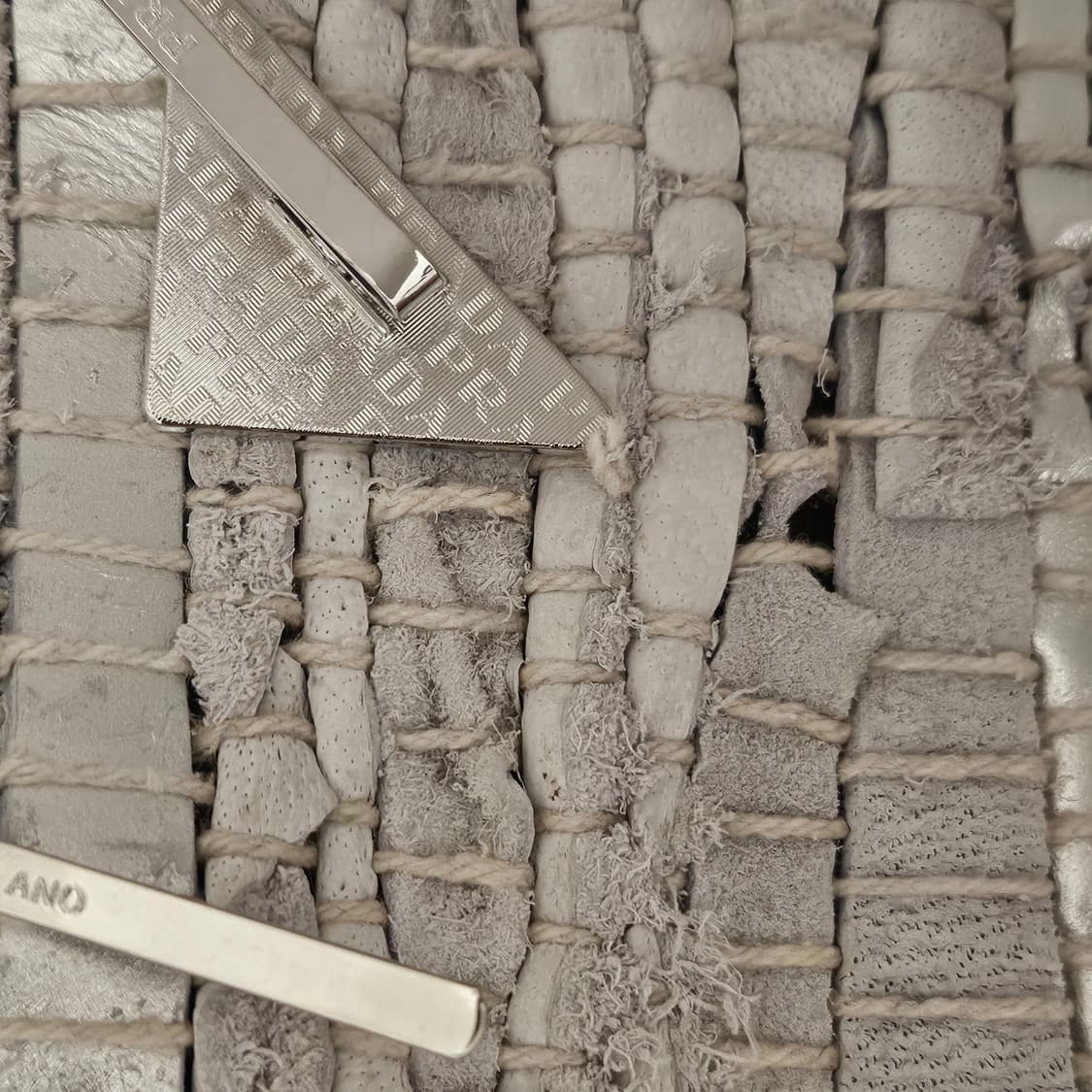 프라다 빈티지 업사이클링 헤어핀 세트 상품이미지3