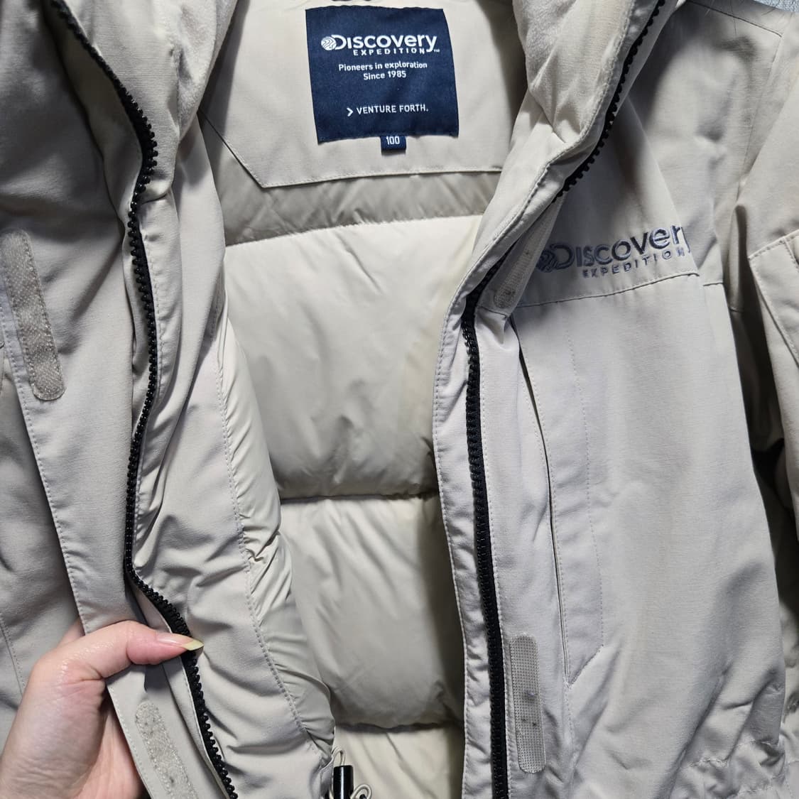 디스커버리 익스페디션  여성 마운틴쿡 구스다운 너구리털 패딩  상품이미지4