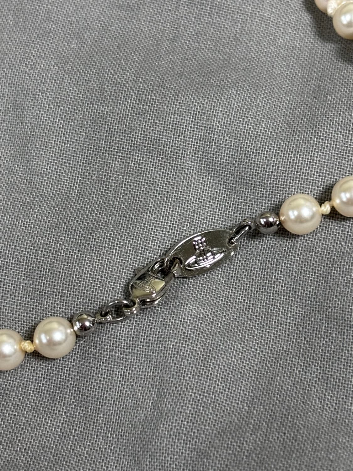 비비안웨스트우드 미니 바스 릴리프 초커 목걸이 상품이미지4