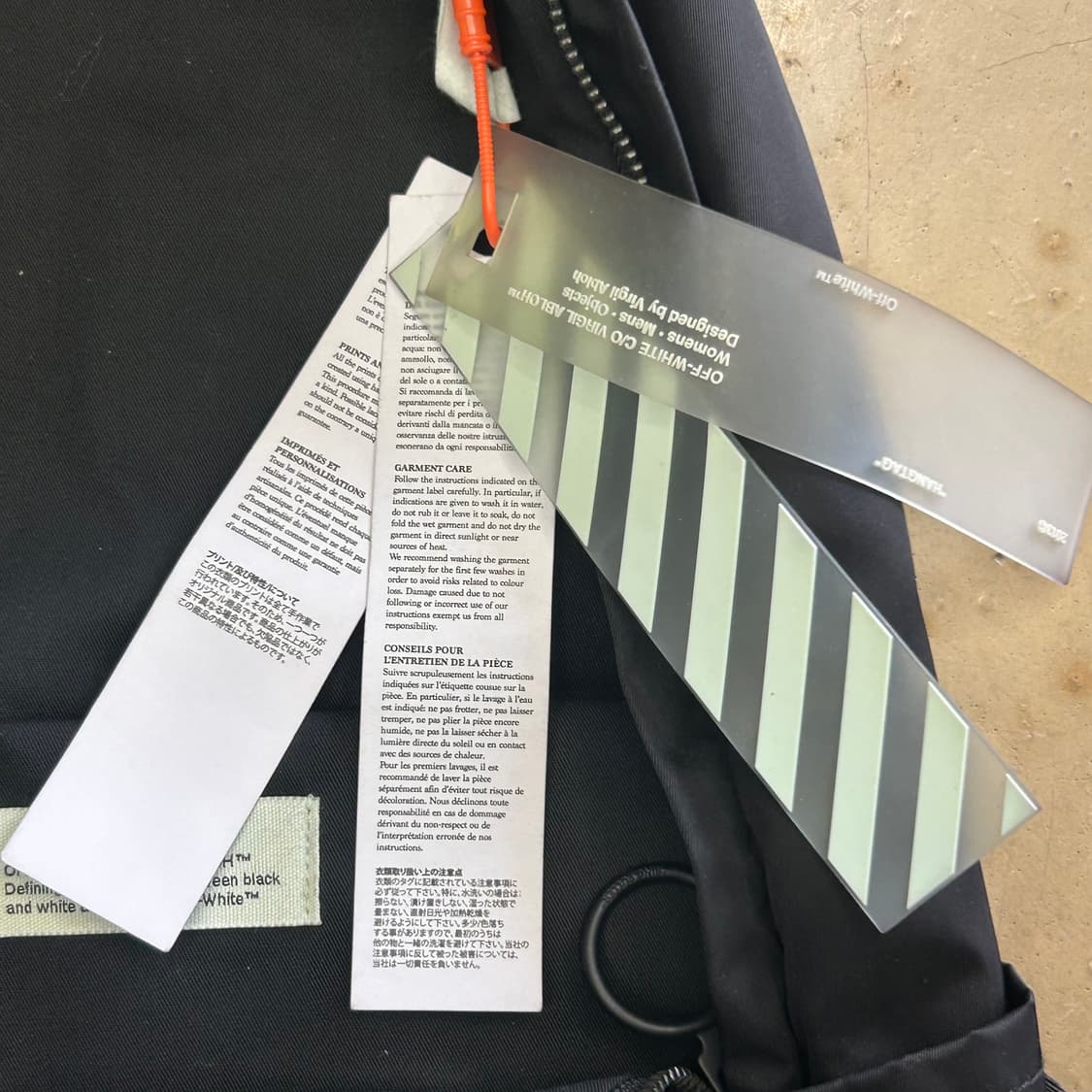 OS 새상품 오프화이트 화이트 애로우 블랙 백팩 상품이미지5