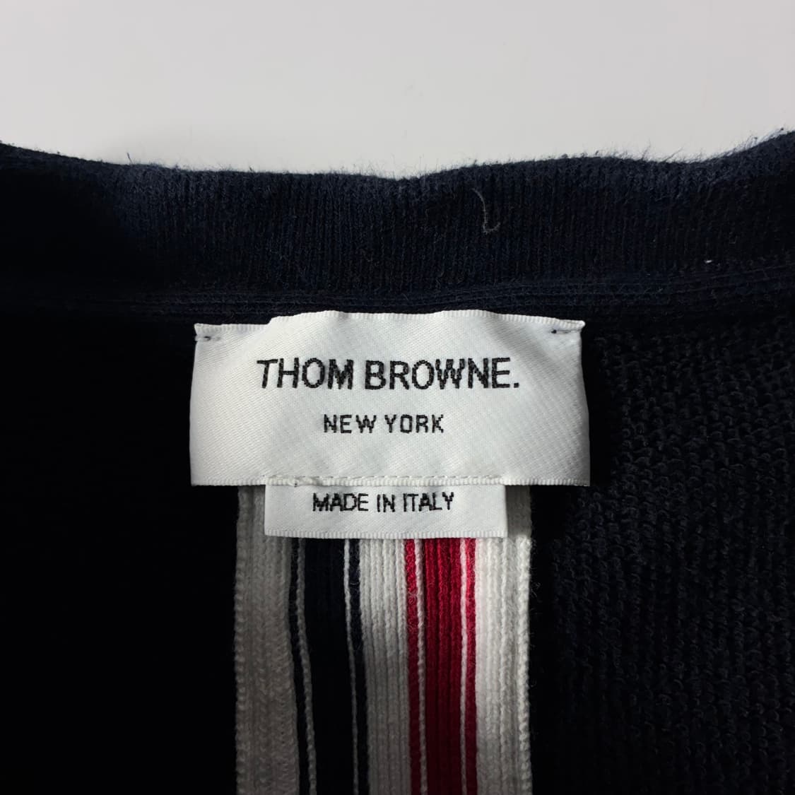 Thom browne  톰브라운 센터백 스트라이프 백삼선 맨투맨 상품이미지7