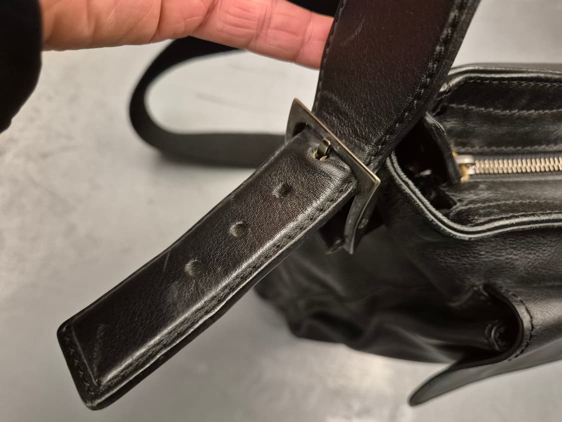 00s 조르지오 아르마니 레더 크로스백 상품이미지8