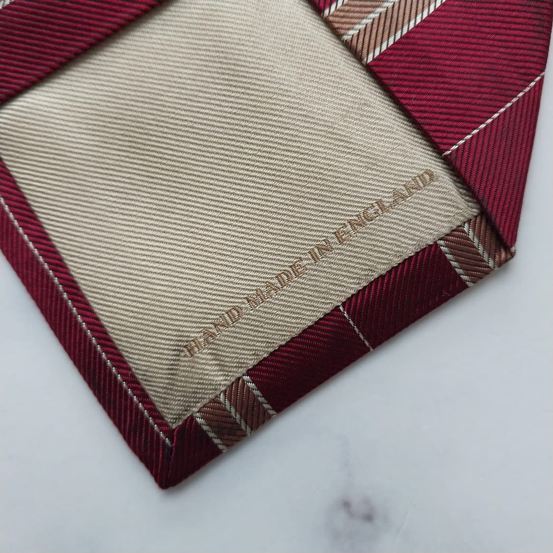 버버리 실크 버건디 스트라이프 넥타이 9cm A+~A등급 K1465
 상품이미지9