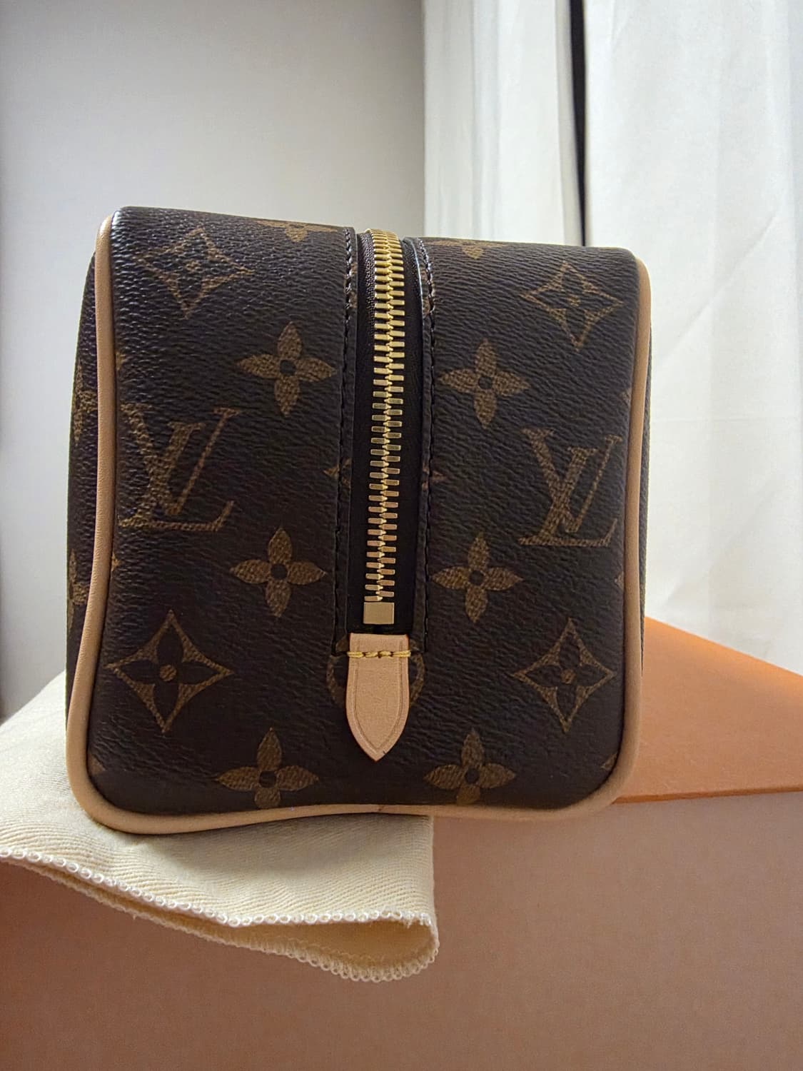 [새상품급] 루이비통 락커 돕키트 모노그램 클러치 상품이미지6