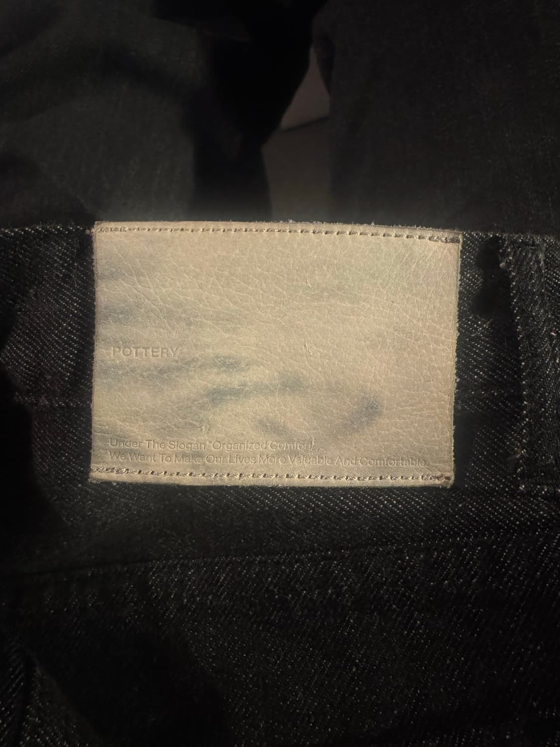 포터리 원워시드 컴포트 데님 블랙 3사이즈 팝니다. 상품이미지3