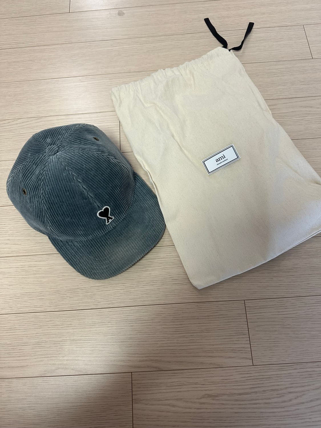 ami 코듀로이볼캡 팝니다. 상품이미지8