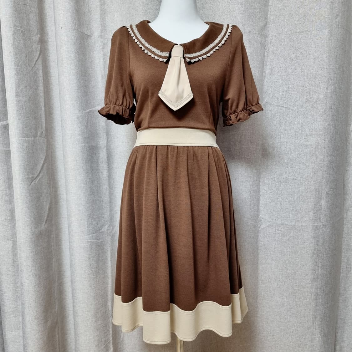 엑시즈팜 라떼갸루 타이탈착 원피스 (미디움) 새상품 상품이미지1