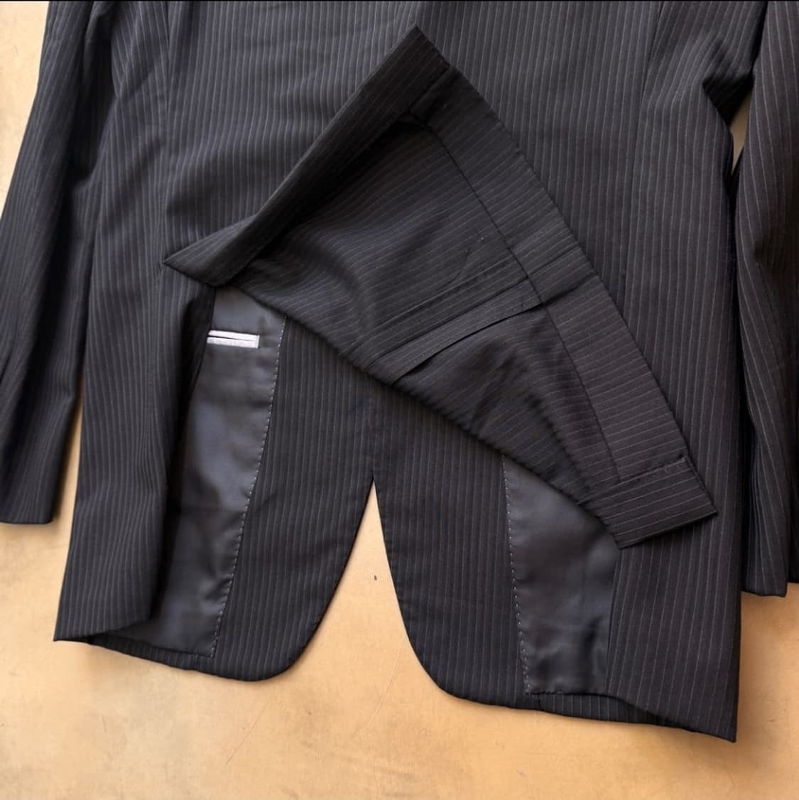 타케오 키쿠치 블랙 스트라이프 셋업 정장 상품이미지6