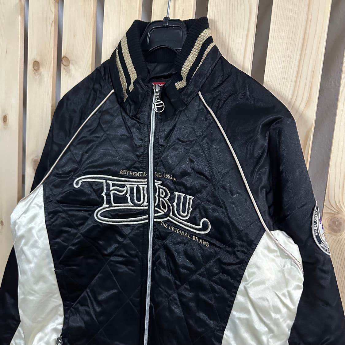 (M) fubu 후부 푸부 새틴 누빔 바시티 자켓 상품이미지3