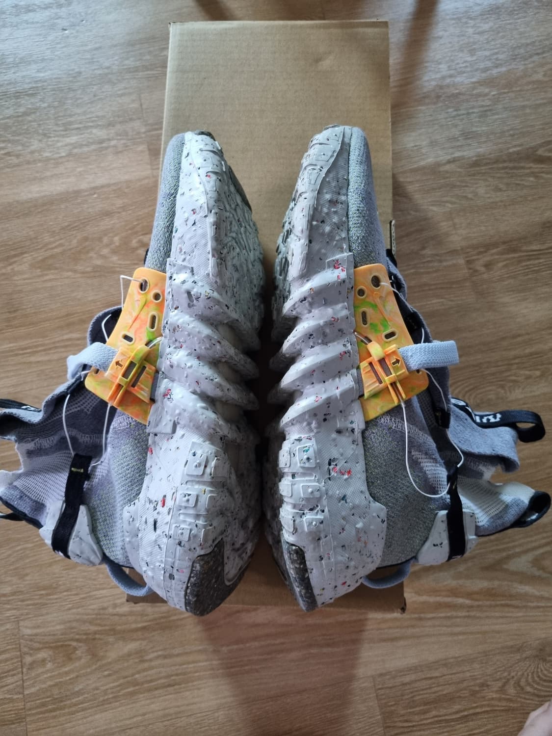 나이키 스페이스 히피3 볼트 상품이미지3