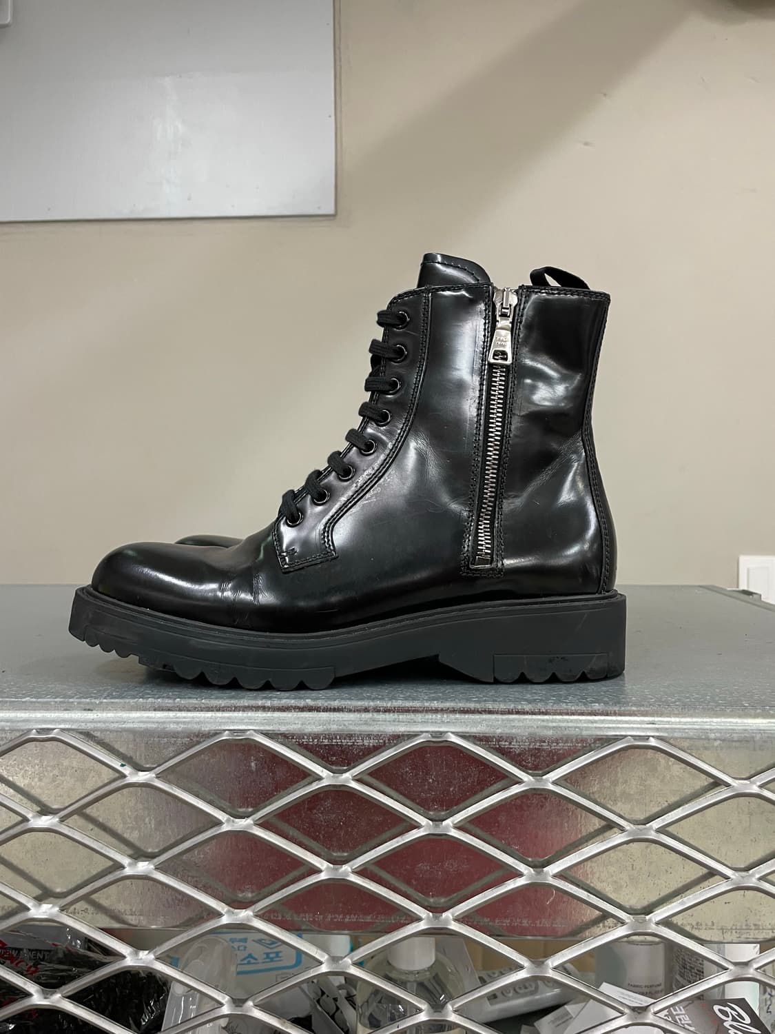 프라다 블랙 레더 컴뱃 부츠 37.5 상품이미지1