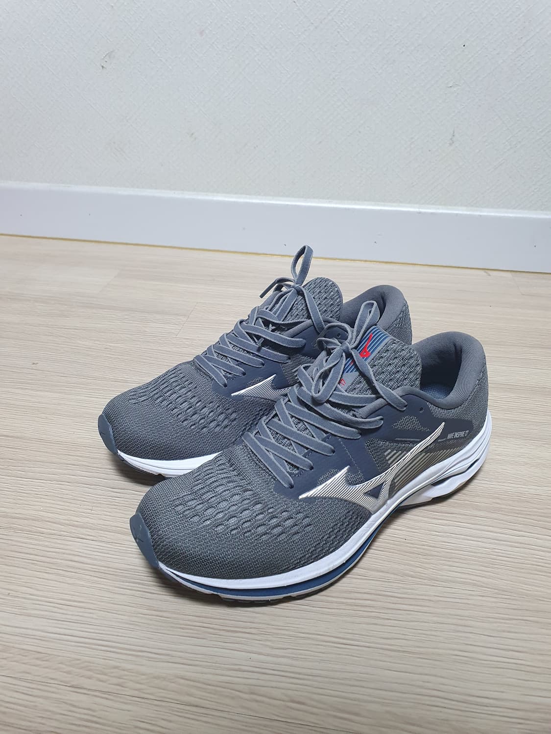 미즈노 웨이브 인스파이어 17 운동화 260 상품이미지4