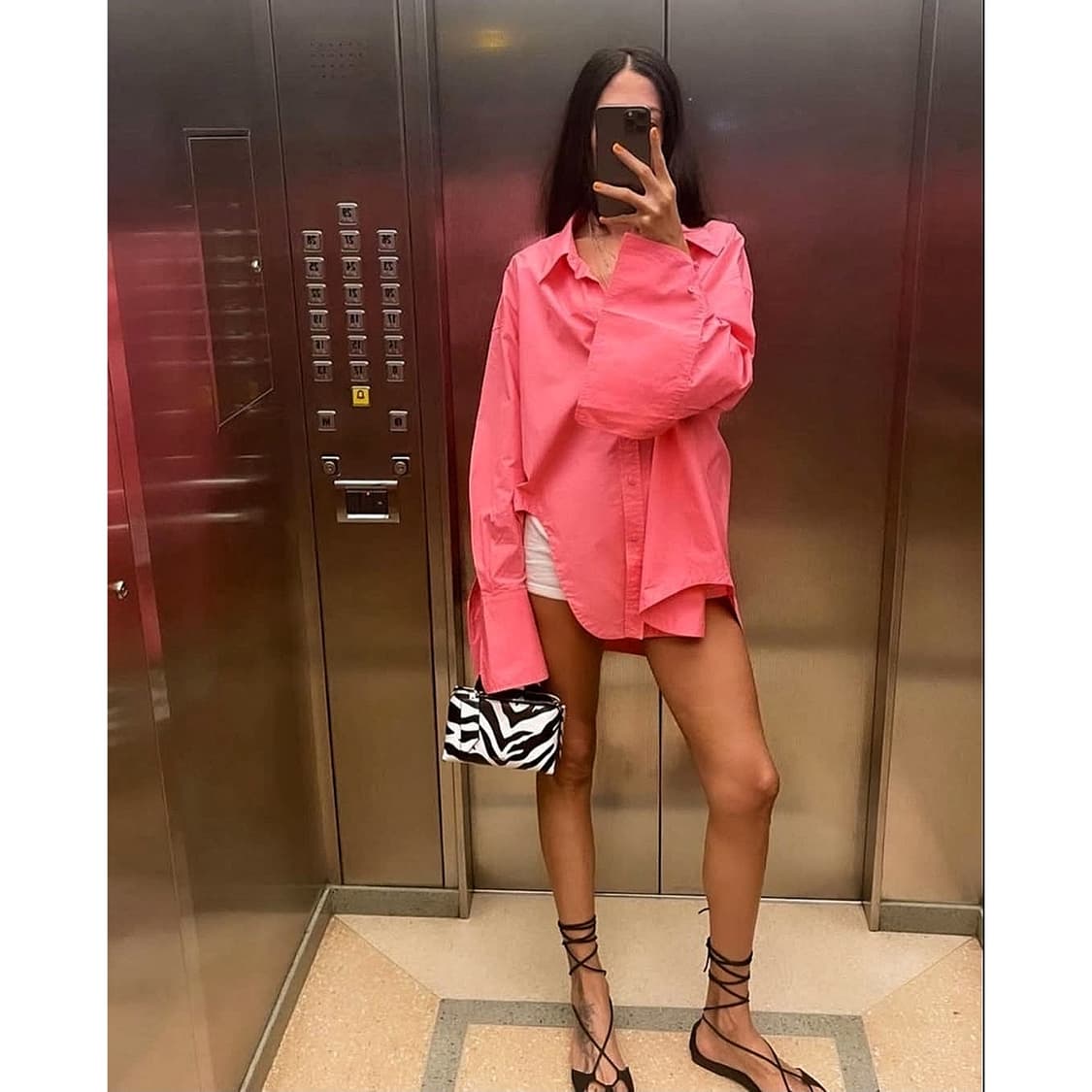 디아티코 THE ATTICO 22 컷아웃 오버핏 셔츠 상품이미지1