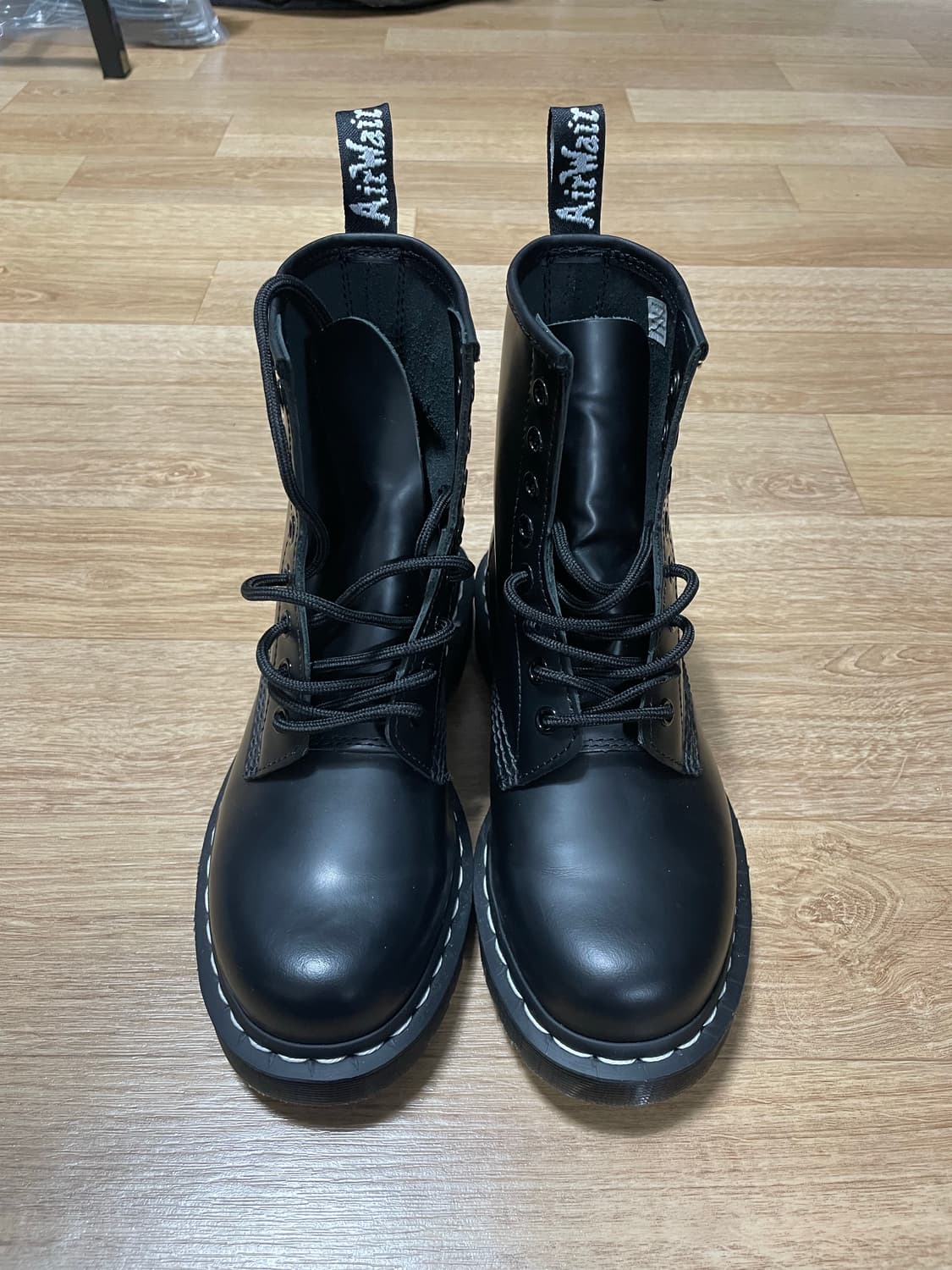 닥터마틴 1460 블랙 스무스 화이트 스티치 상품이미지2