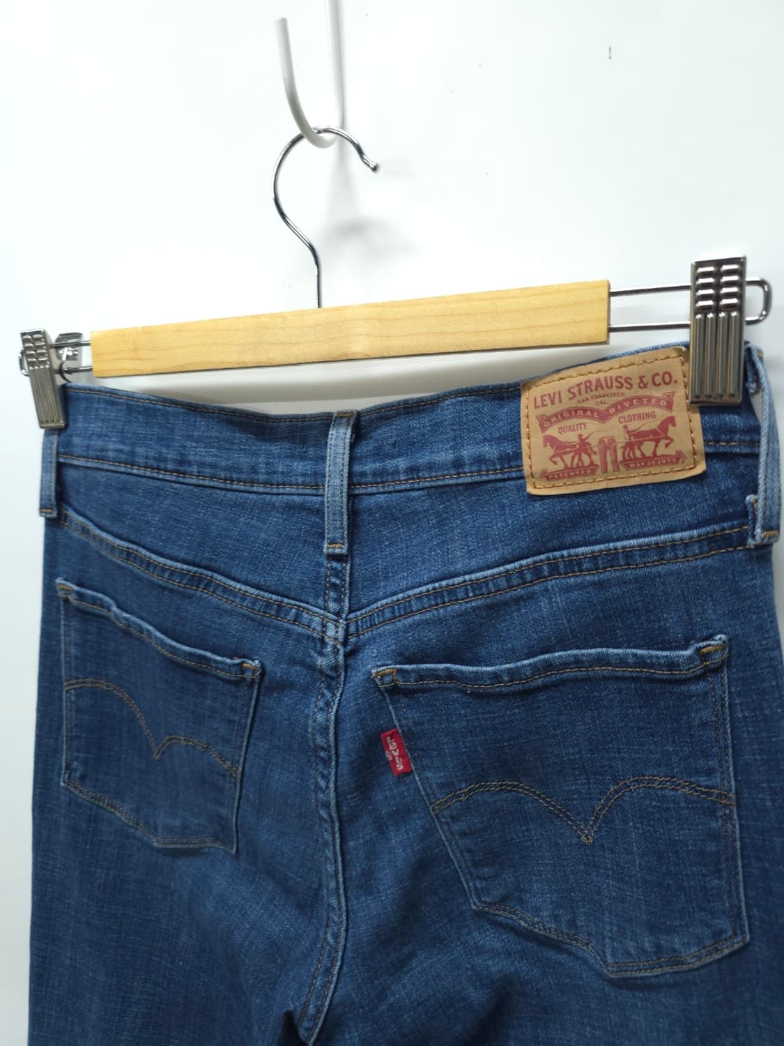 리바이스 315 쉐이핑 부츠컷 중청 데님 팬츠 27사이즈 상품이미지8