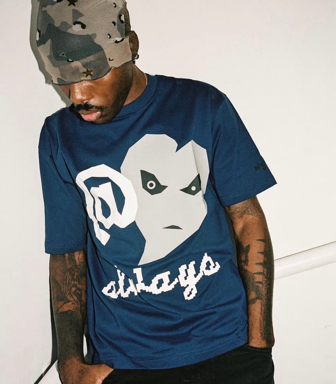 always love is hard tshirt - navy 상품이미지1