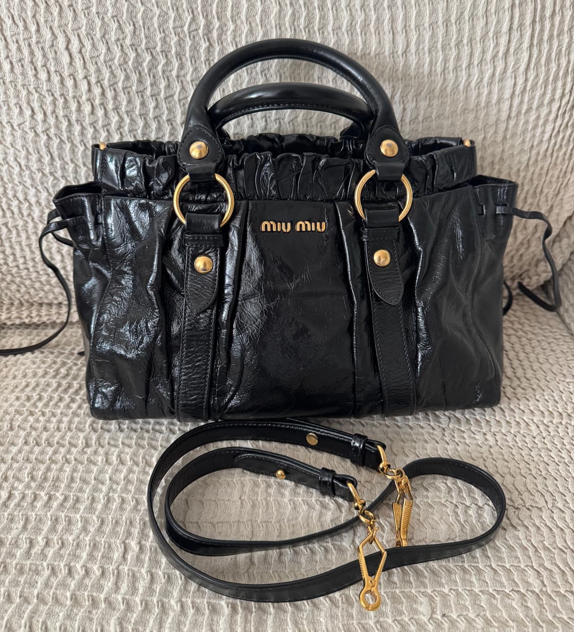 미우미우 비텔로 럭스 사첼백 토트백 숄더크로스백 상품이미지1