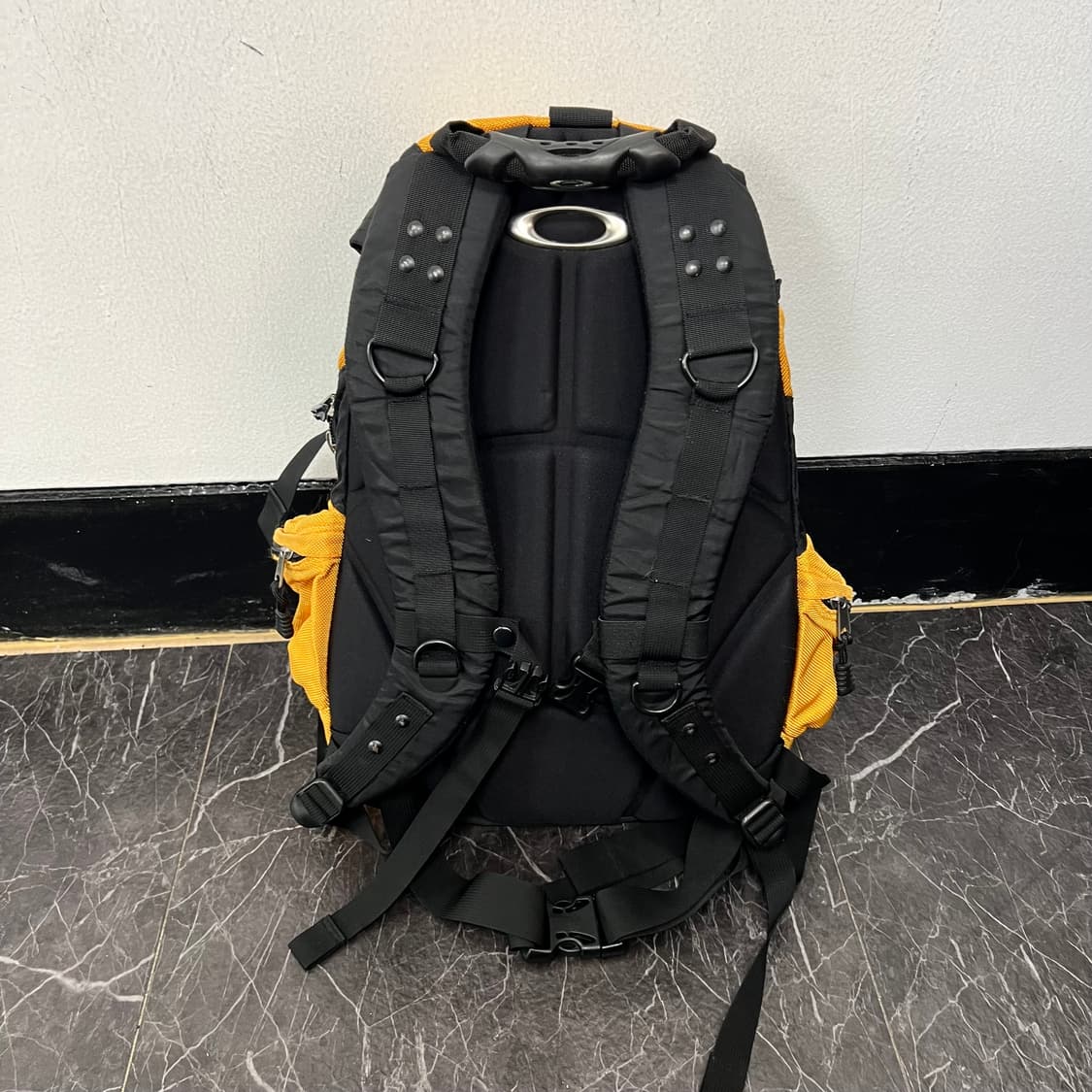 오클리 아이콘 2.0 테크니컬 백팩 상품이미지2