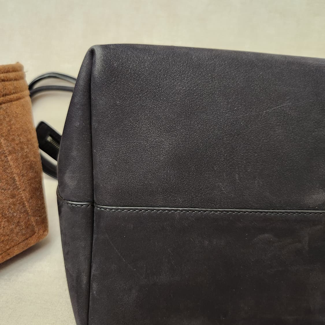 THE ROW 더로우 테라스백 블랙 상품이미지7