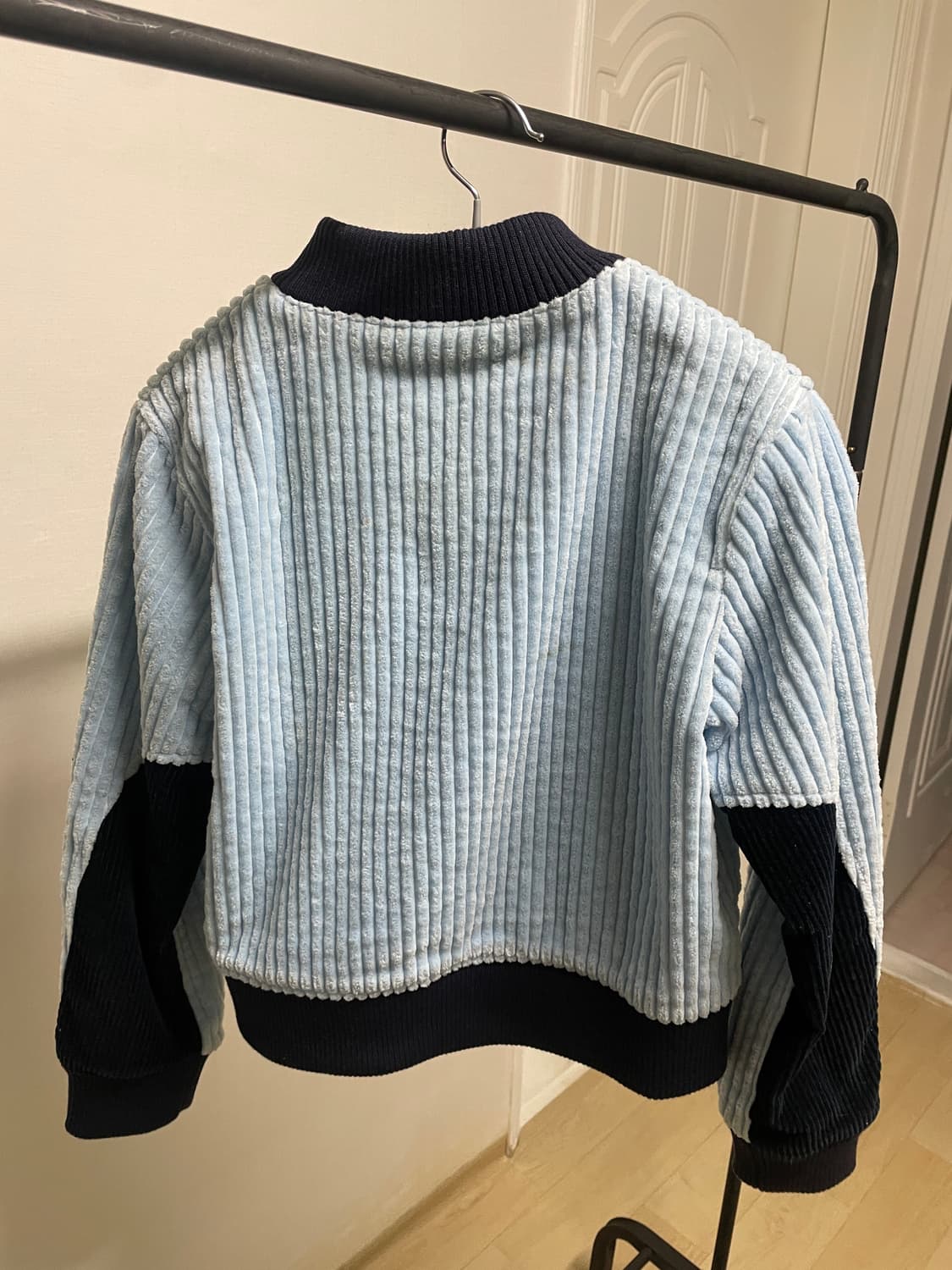 톰브라운 x koe 자켓 상품이미지2