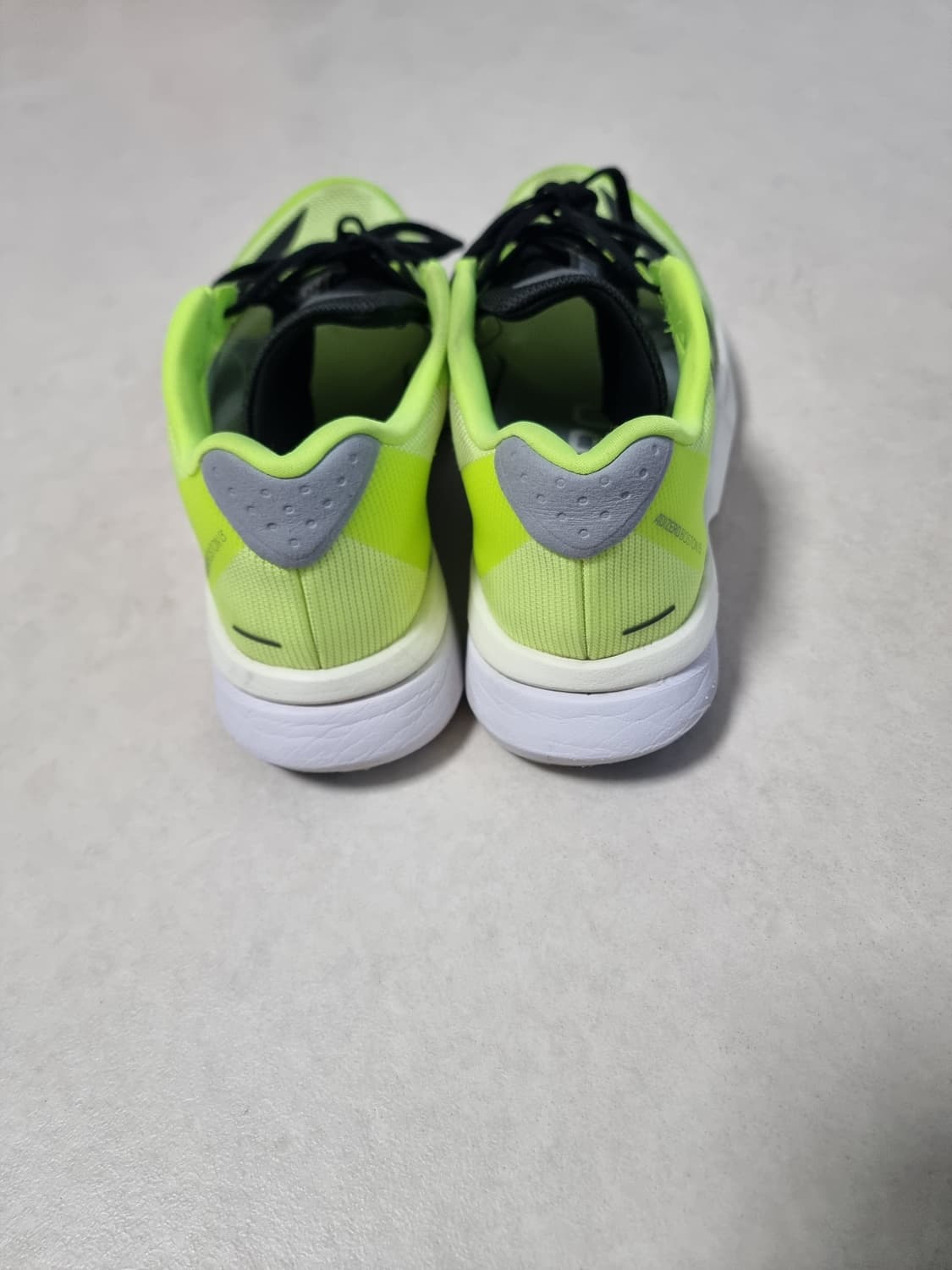 아디다스 보스턴 13 런닝화 네온 상품이미지4