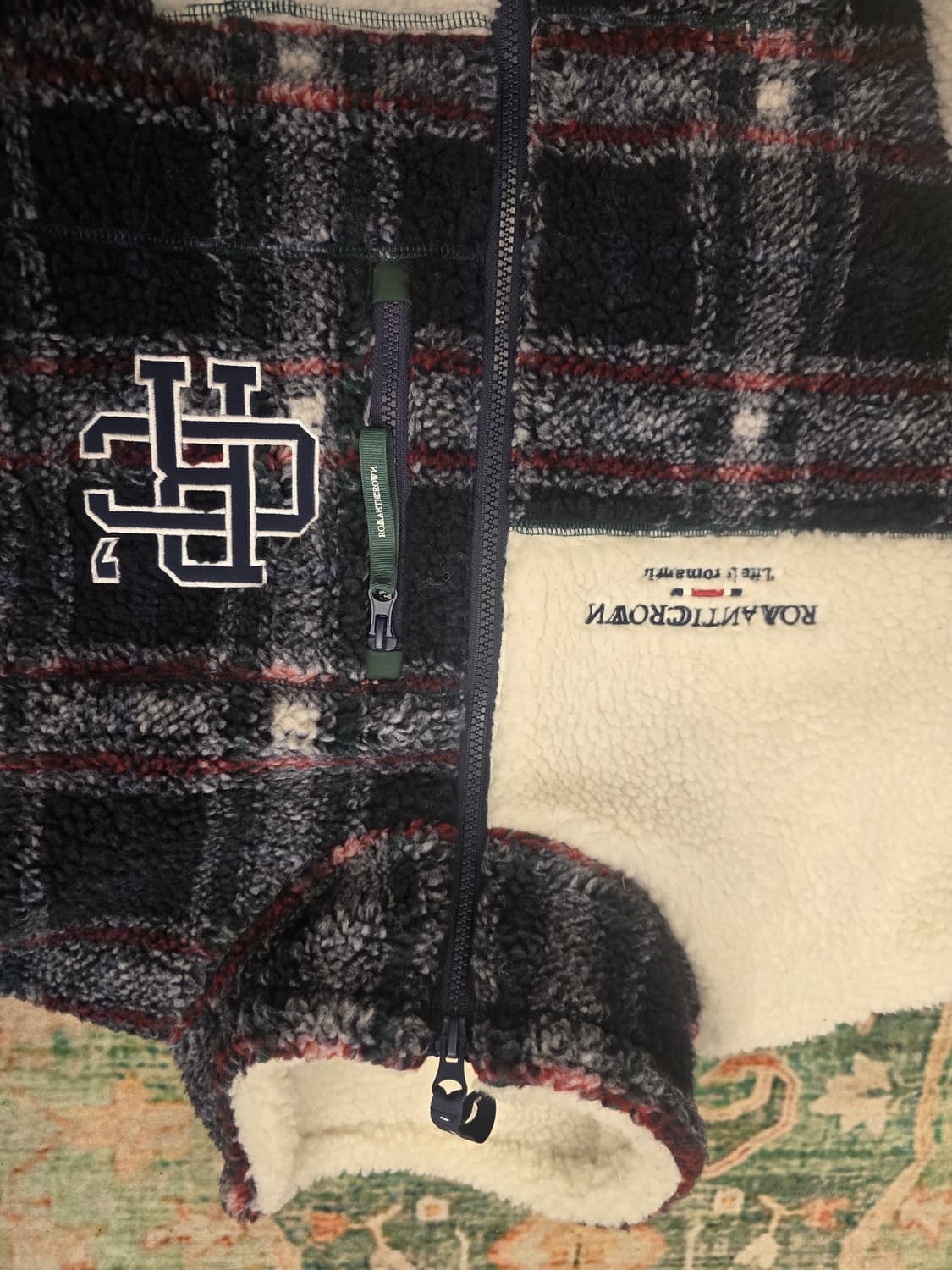 로맨틱크라운 
체크 플리스 자켓  상품이미지3