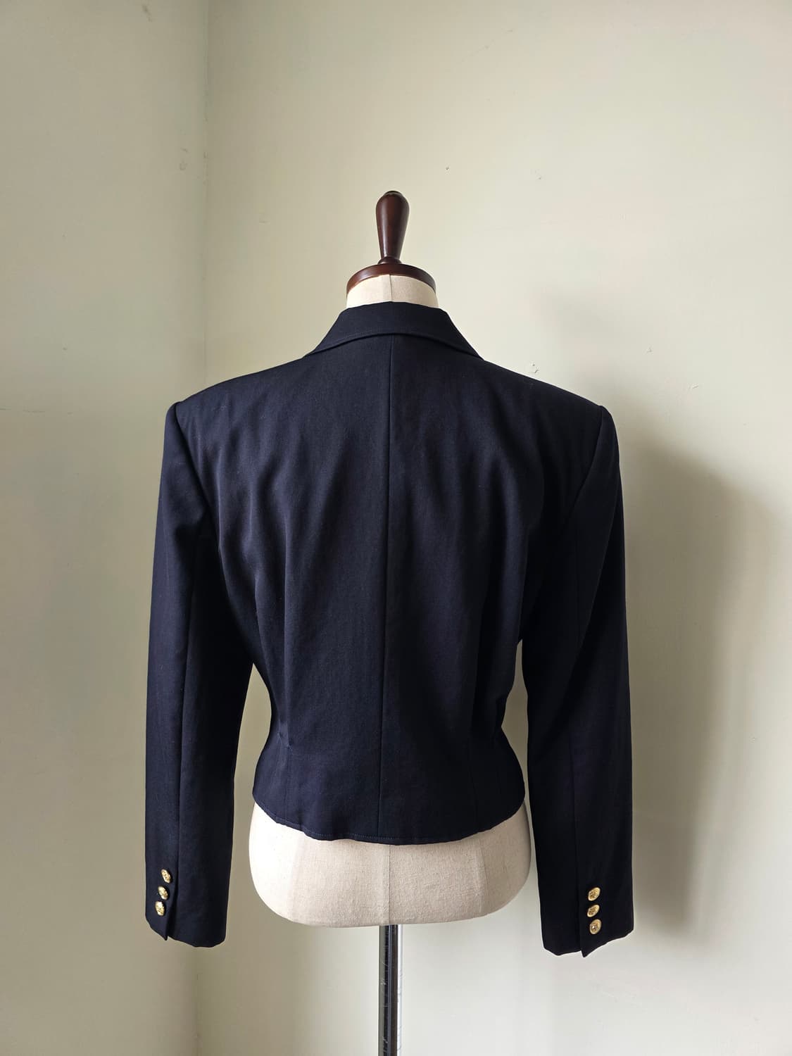 네이비 테일러드 카라 금장 더블 자켓 상품이미지4