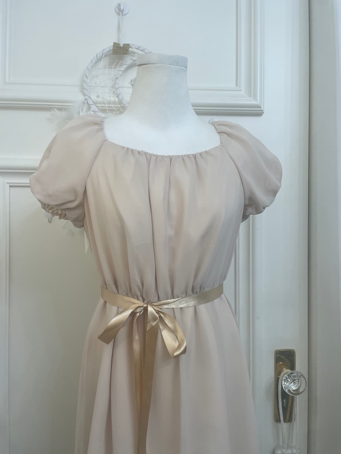 creambeige shirring embroidery point sat 상품이미지5