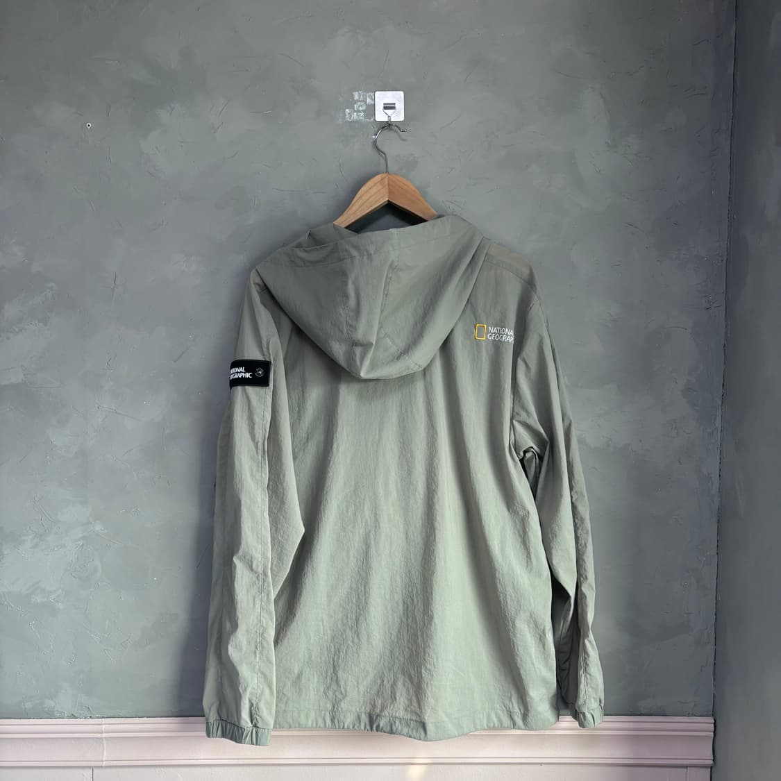네셔널지오그래픽 아노락 바람막이 베이지 카키 상품이미지4