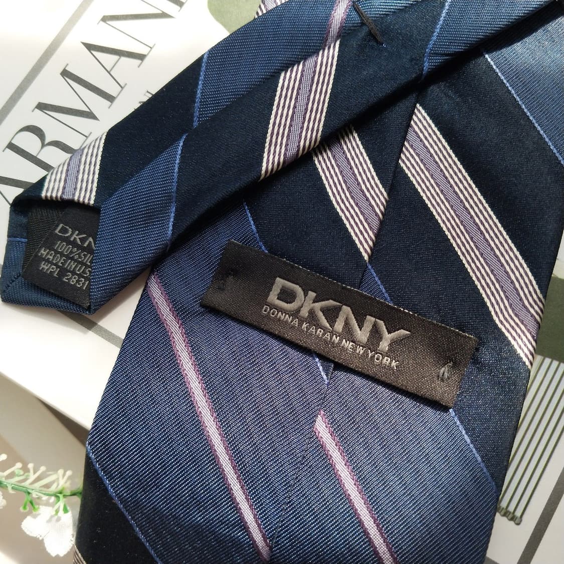 DKNY 실크 네이비 스트라이프 넥타이 8.5cm A+등급 K690
 상품이미지5