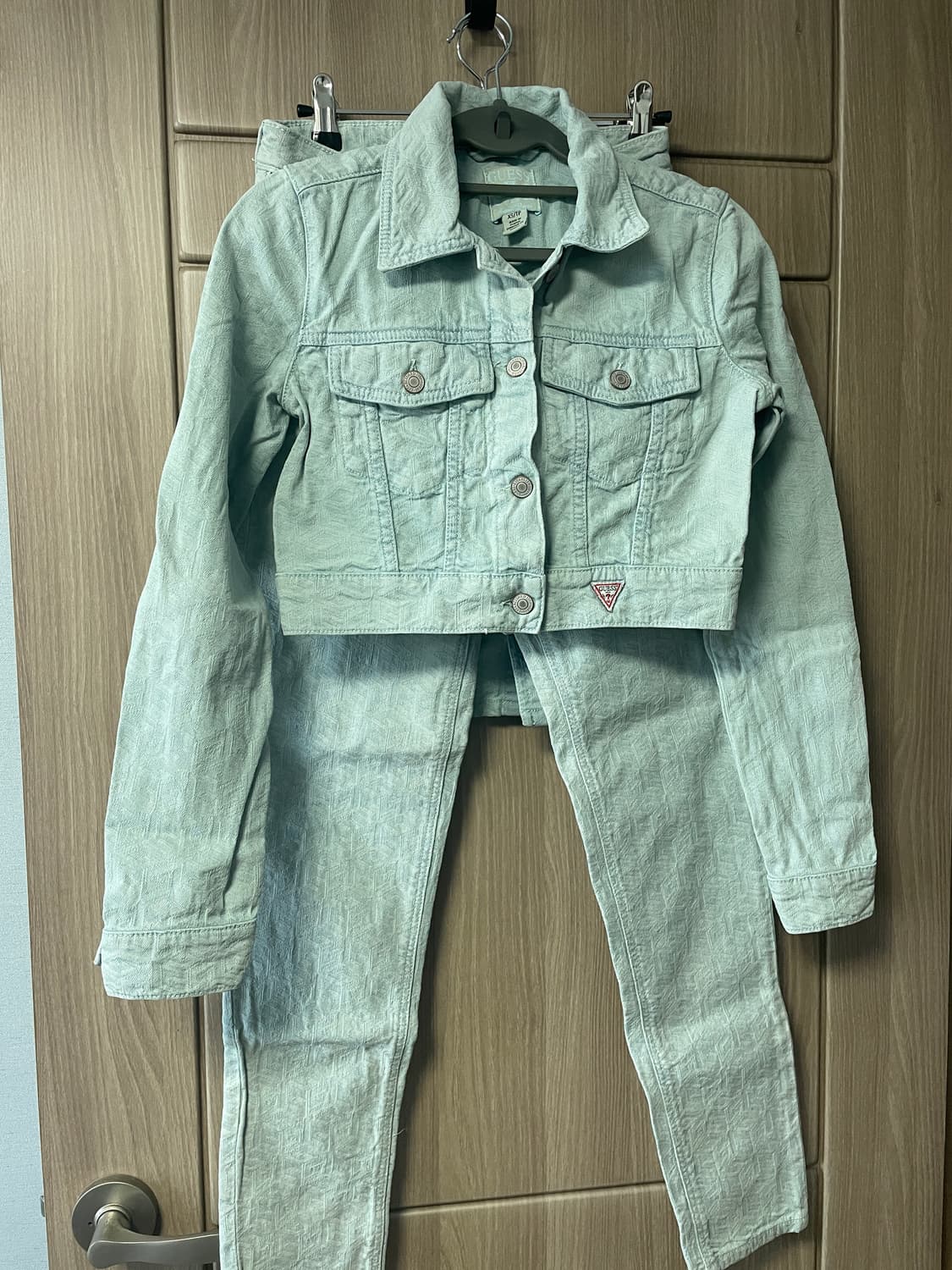 게스 크롭 데님자켓 상품이미지1