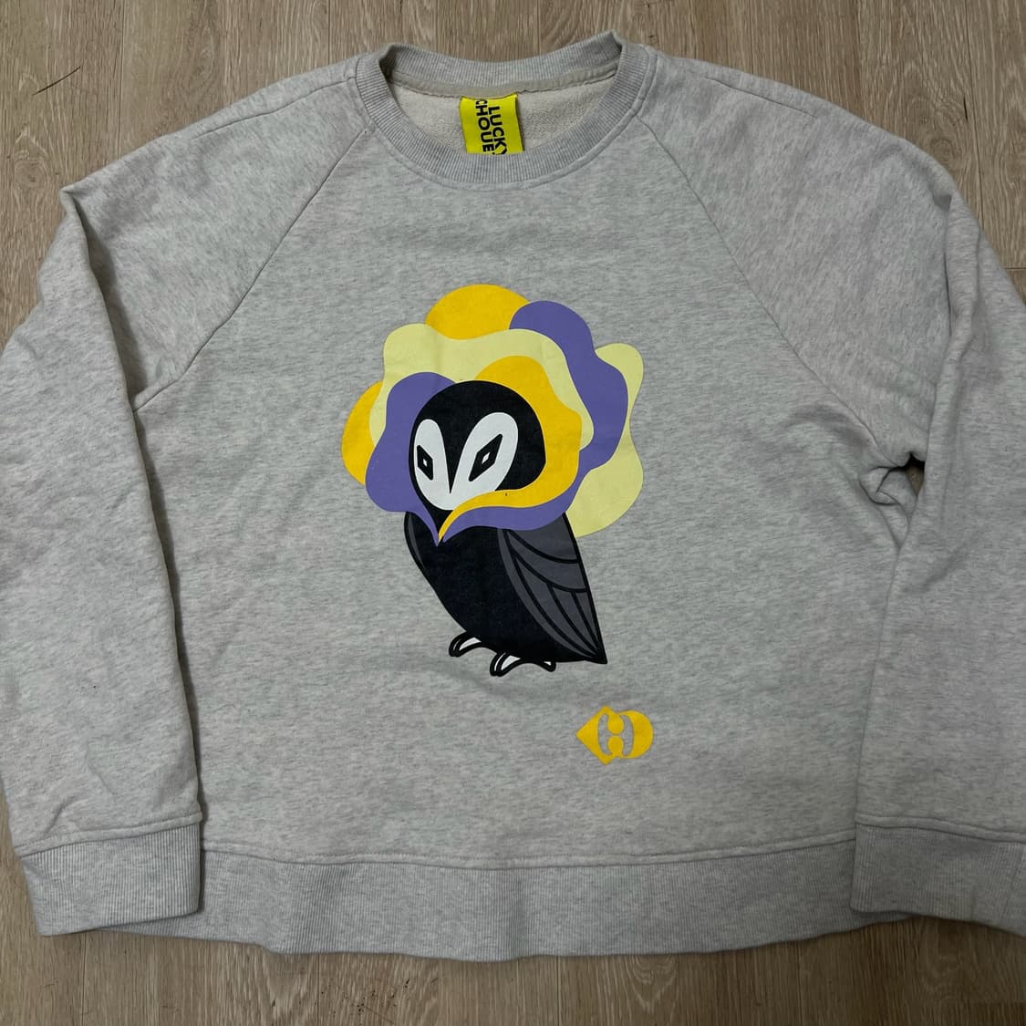 럭키슈에뜨 여성 빅로고 맨투맨 38  상품이미지2