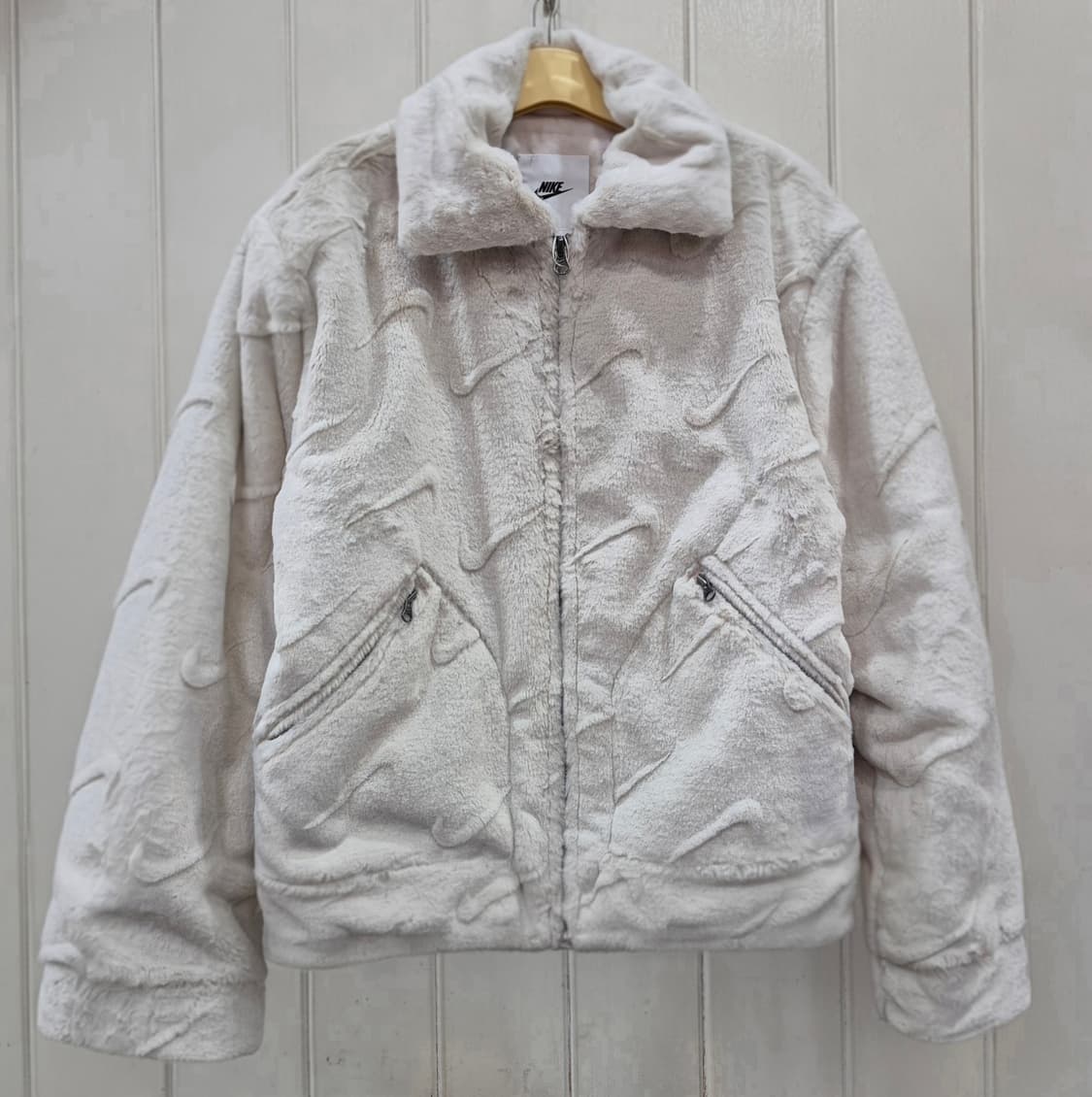 나이키 에센셜 루즈 프린트 인조퍼 재킷 FV8020-104 상품이미지1