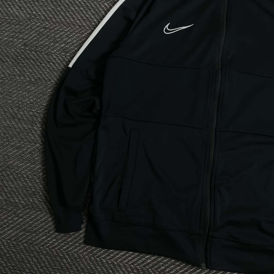 나이키 드라이핏 스우시로고 디테일 트레이닝 자켓o 3753 상품이미지3