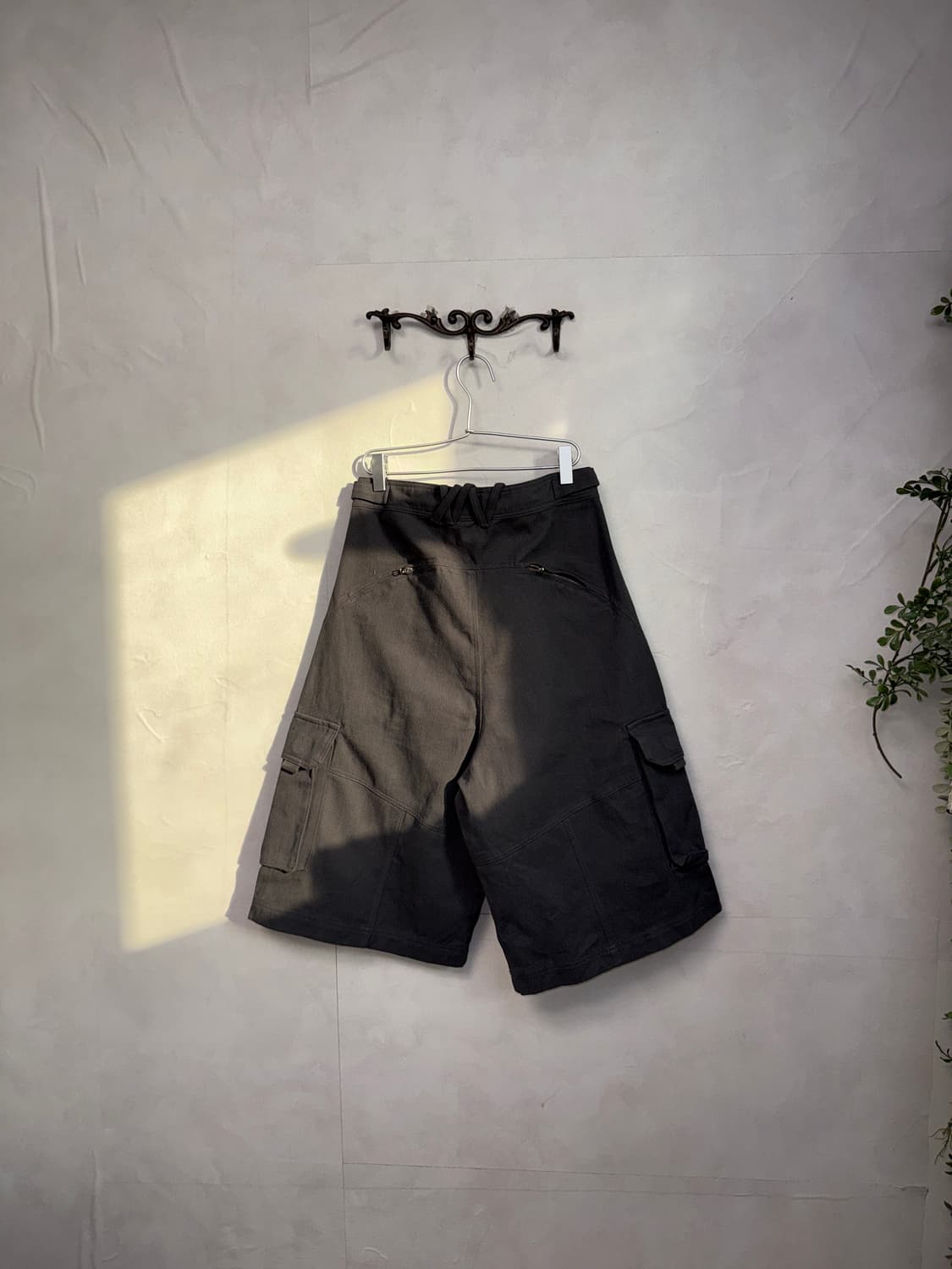 NACHE wide cargo half pants charcoal 새제품 상품이미지3