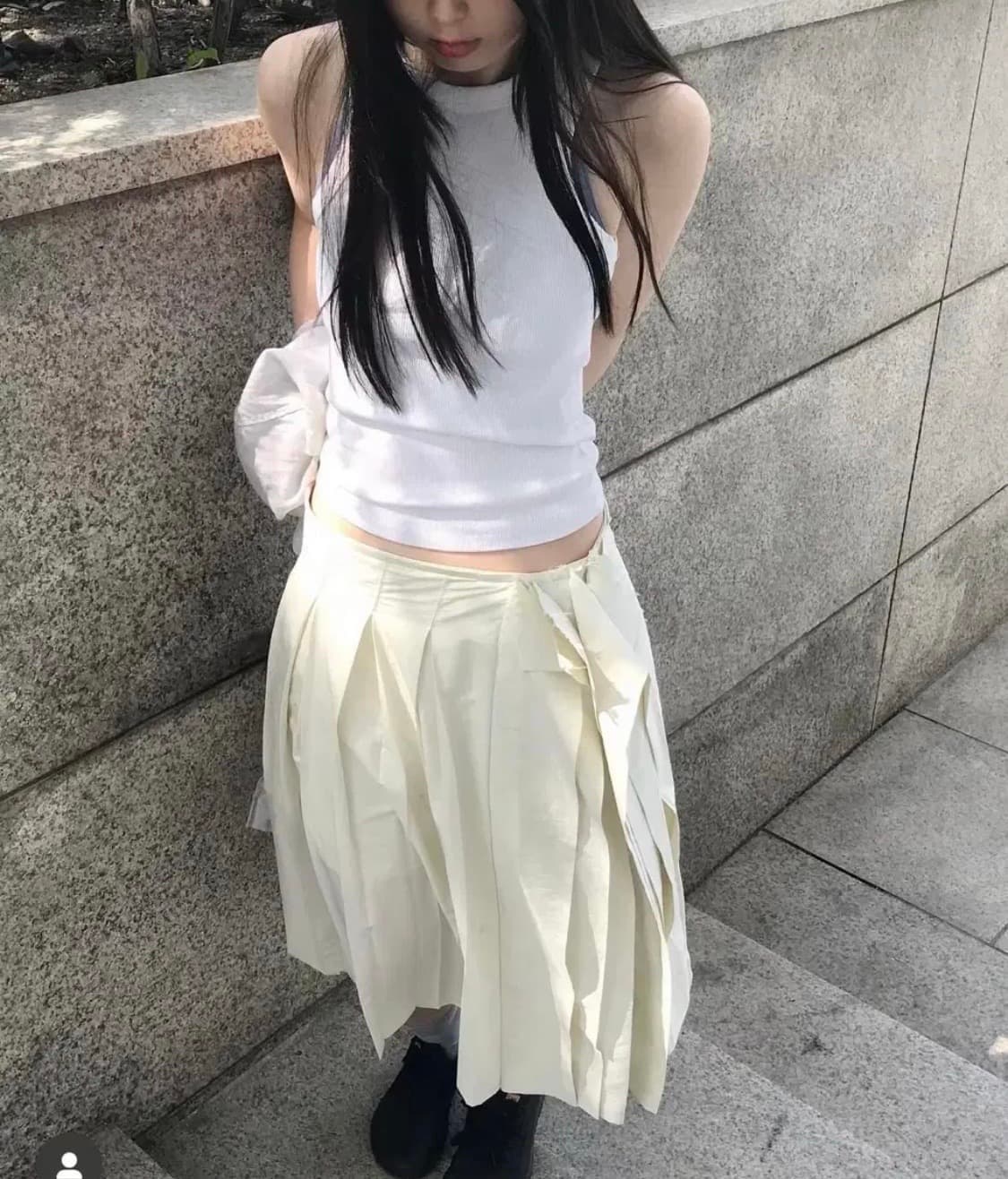 eonts 에옹쓰 오프비트 플리츠 스커트 아이보리 2 상품이미지1
