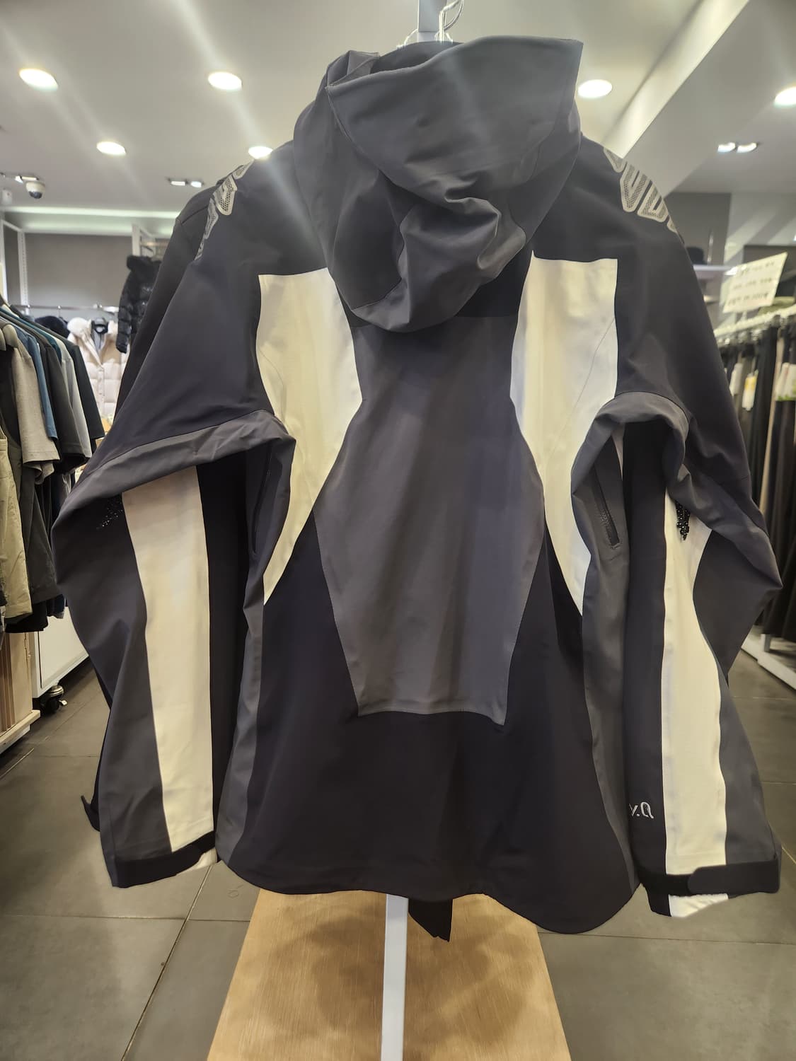 마운틴하드웨어 방수 등산 자켓 / 고어텍스급 기능성마운틴하드웨어 기능성  상품이미지2