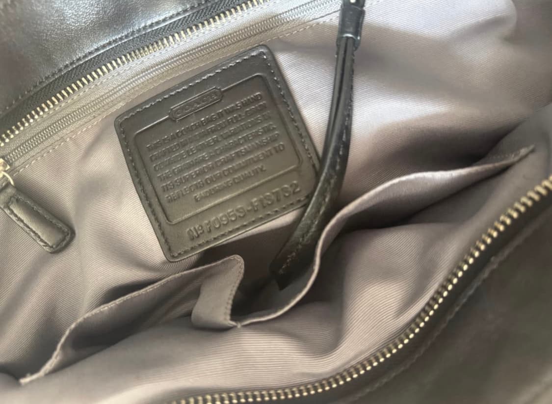 🎉SALE🎉 🖤 Coach 올블랙 숄더백 상품이미지6