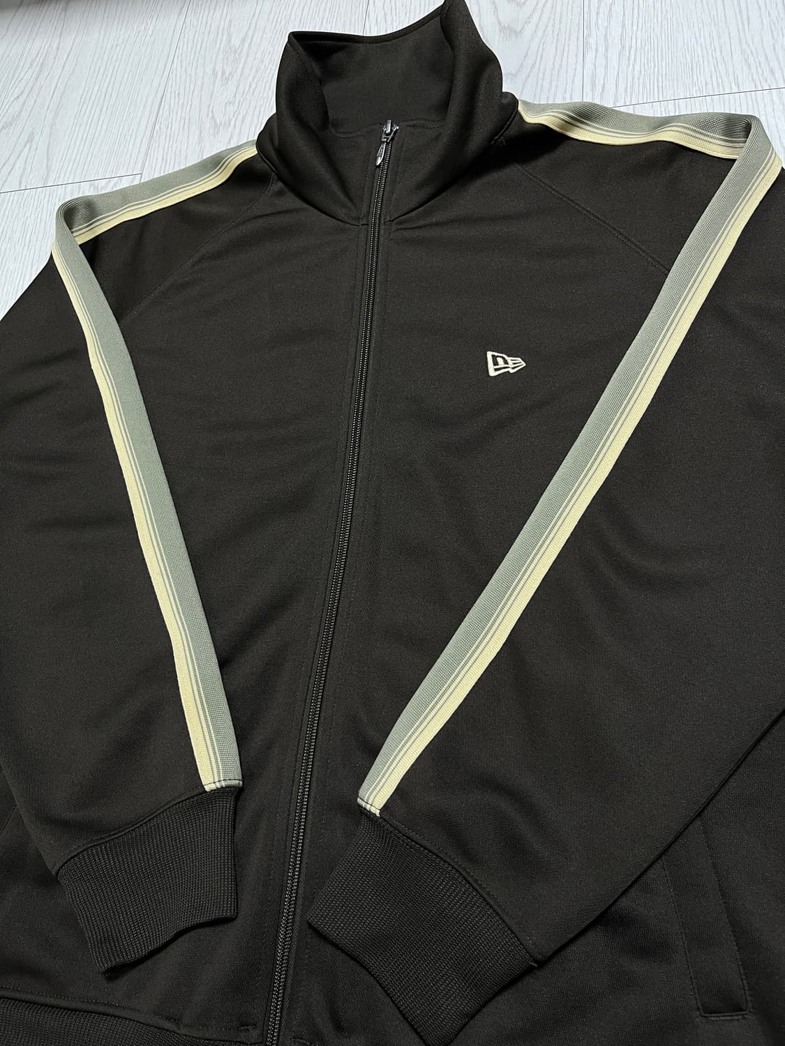 뉴에라(JP) 브라운 월넛 트랙 자켓 M 상품이미지2