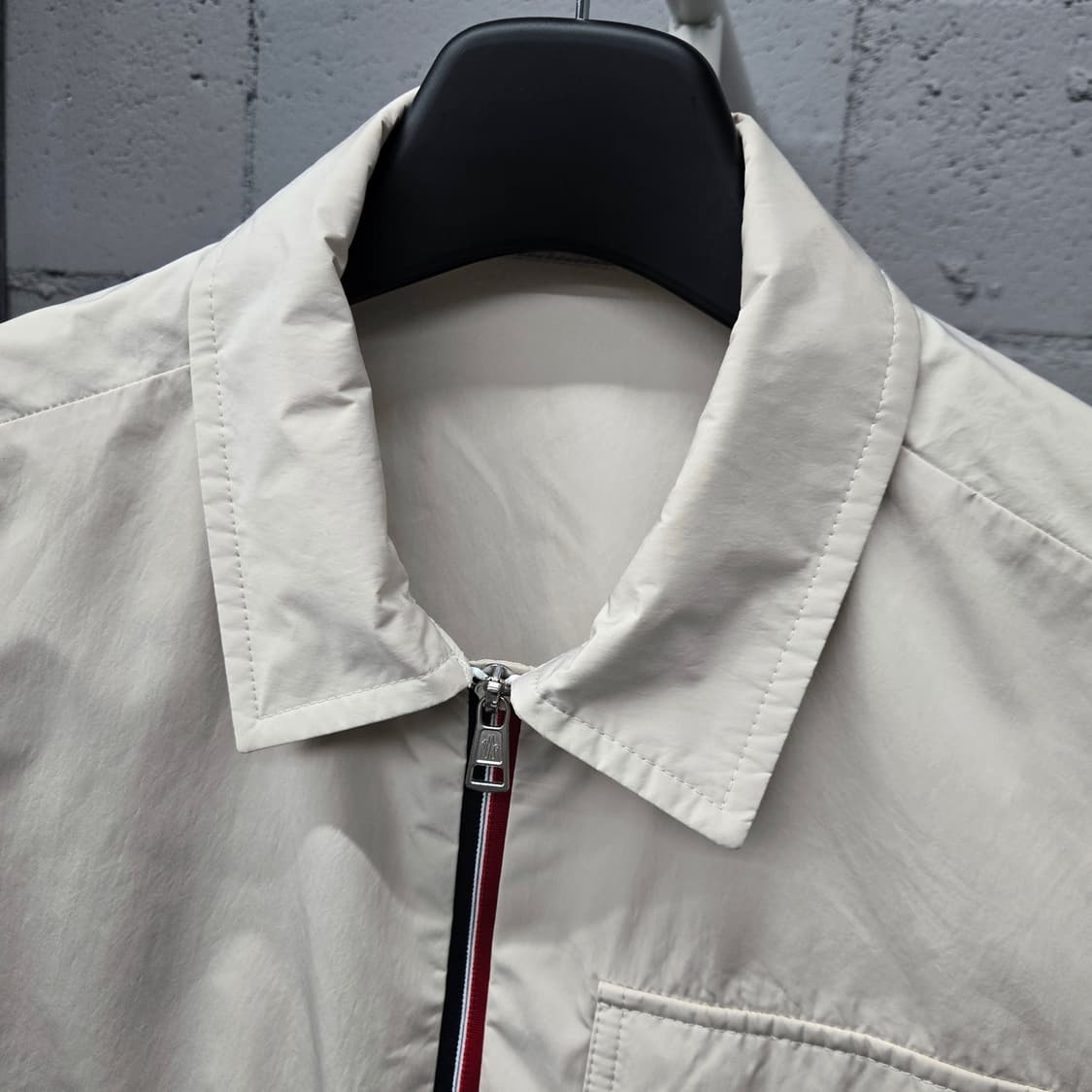 몽클레어 EPTE 삼선 바람막이 2 상품이미지3