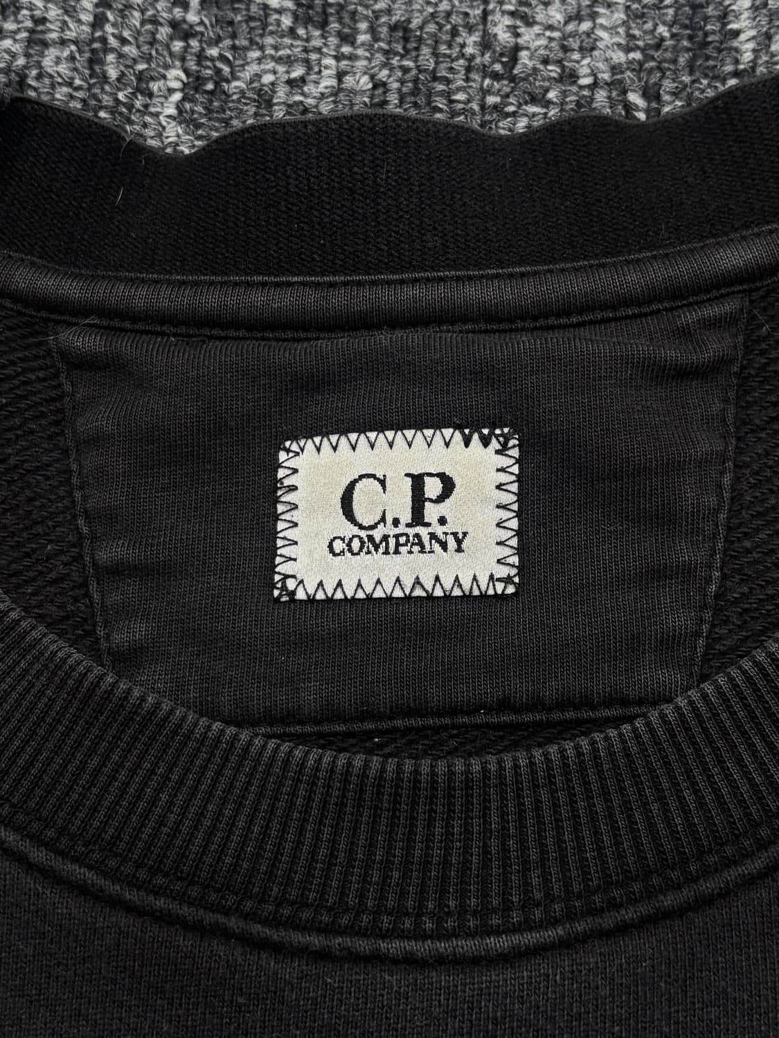 CP 컴퍼니 블랙 맨투맨 상품이미지6