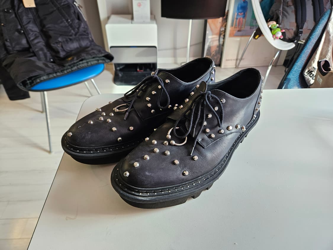 닐바렛 스터드 장식 레더 신발 상품이미지1