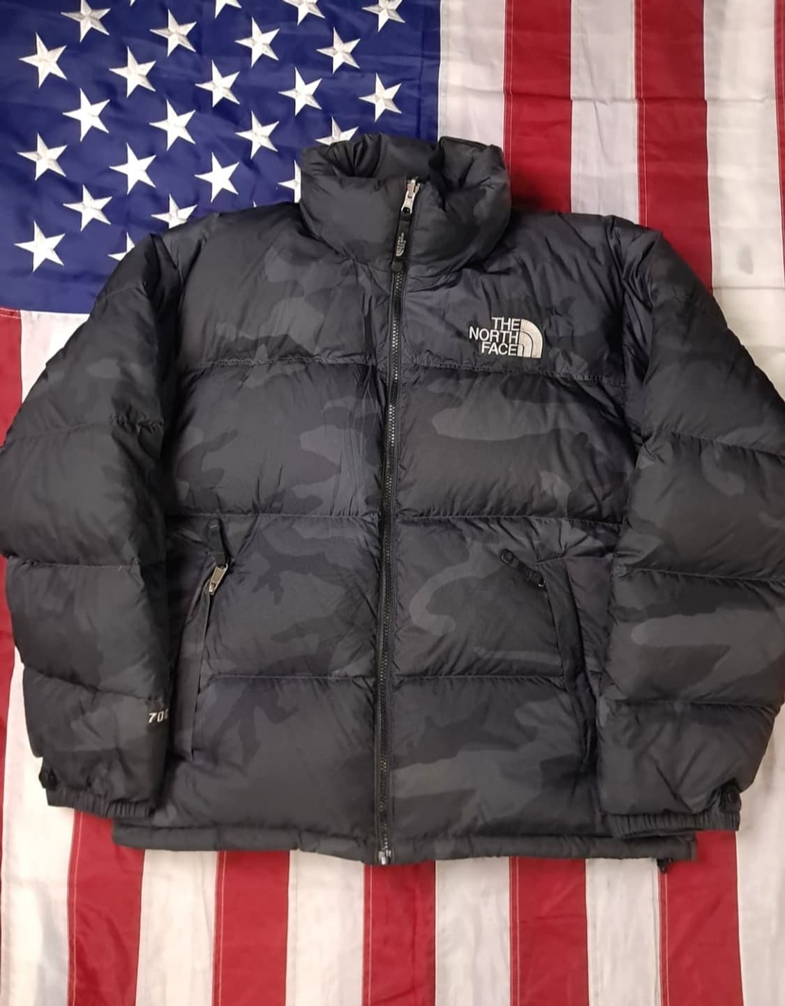 오리지날 일본판 노스페이스 블랙카모 700 눕시 패딩 상품이미지3