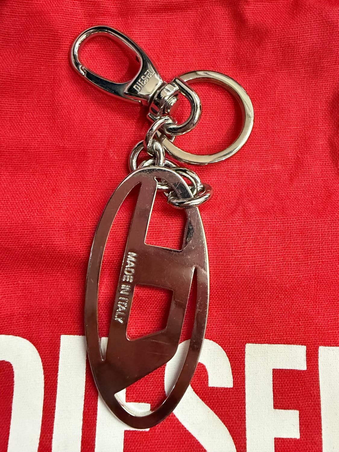 디젤 홀리 B 로고 키링 레드 상품이미지2